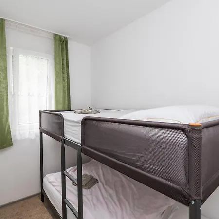 Bayt - Free Parking *